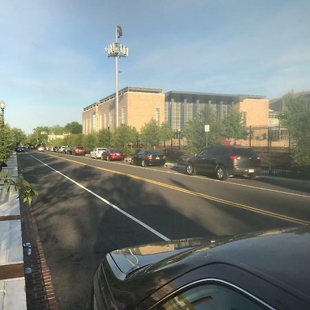 Steps To Convention Center, Downtown Dc, And Metro Station: Private And Comfortable Bedroom/Bathroom Washington Exteriör bild